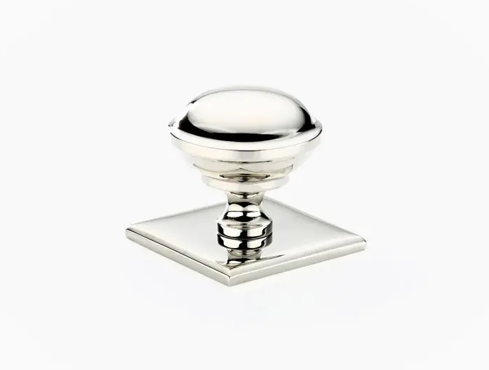 Queslett Knob with Square Plate